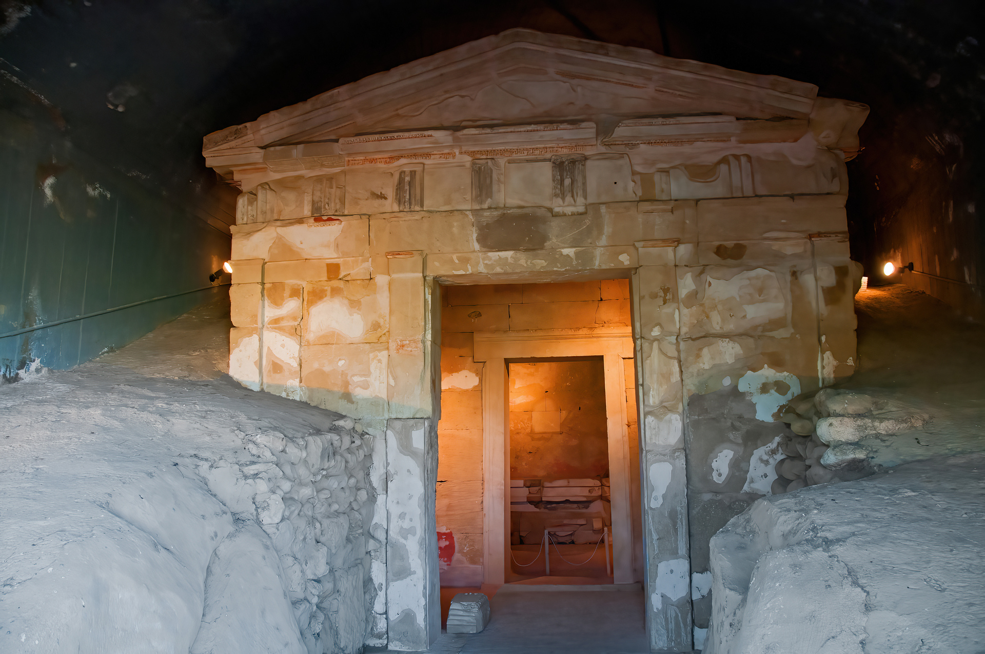 Μακεδονικοί Τάφοι Σταθμού Αγγίστας photo